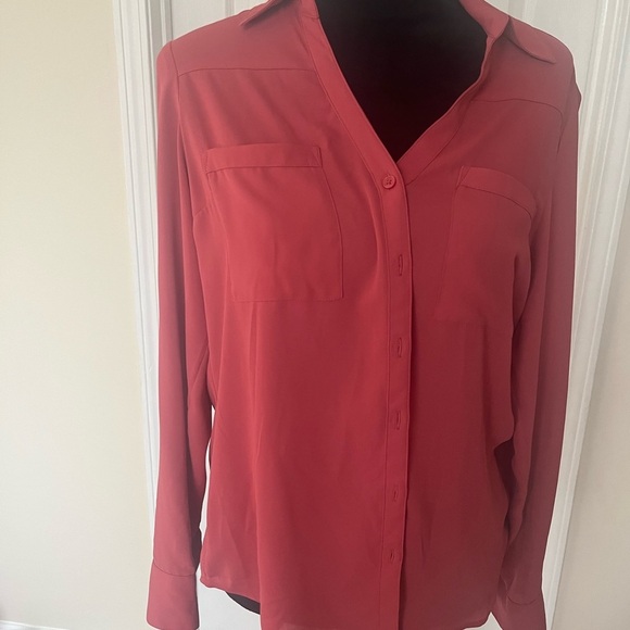 Women’s Express, size M Long sleeve, cranberry blouse with convertible‎ sleeve - Picture 5 of 8
